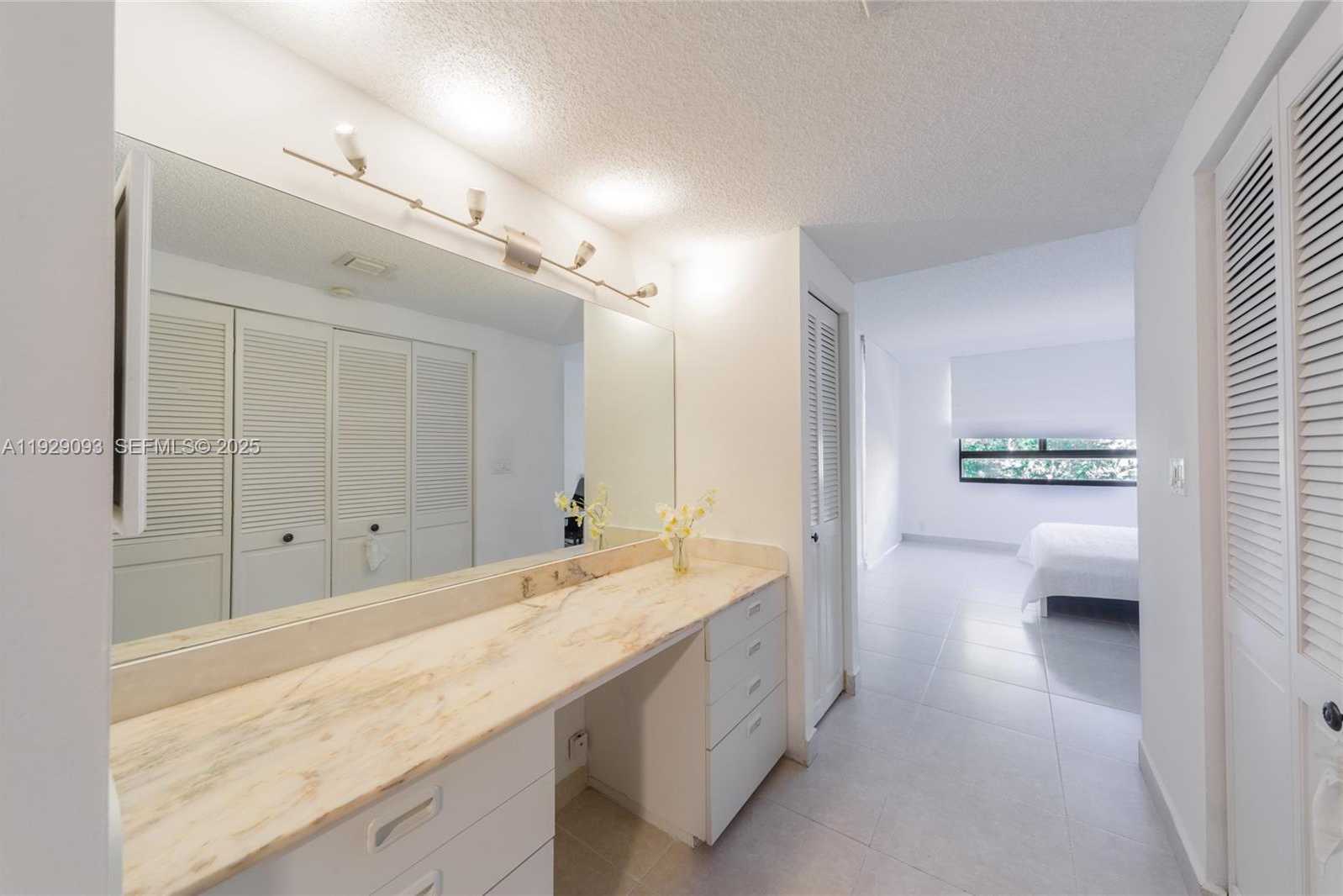 Small Image of 121 CRANDON BL #248, Key Biscayne Number 23