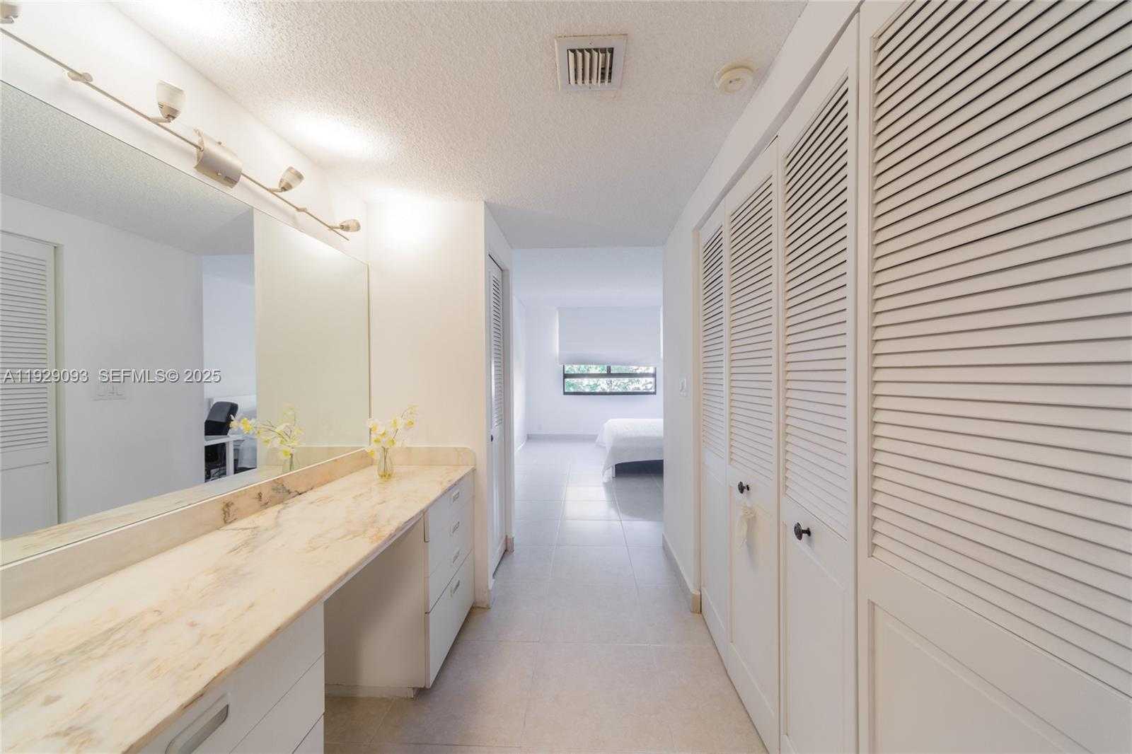 Small Image of 121 CRANDON BL #248, Key Biscayne Number 24