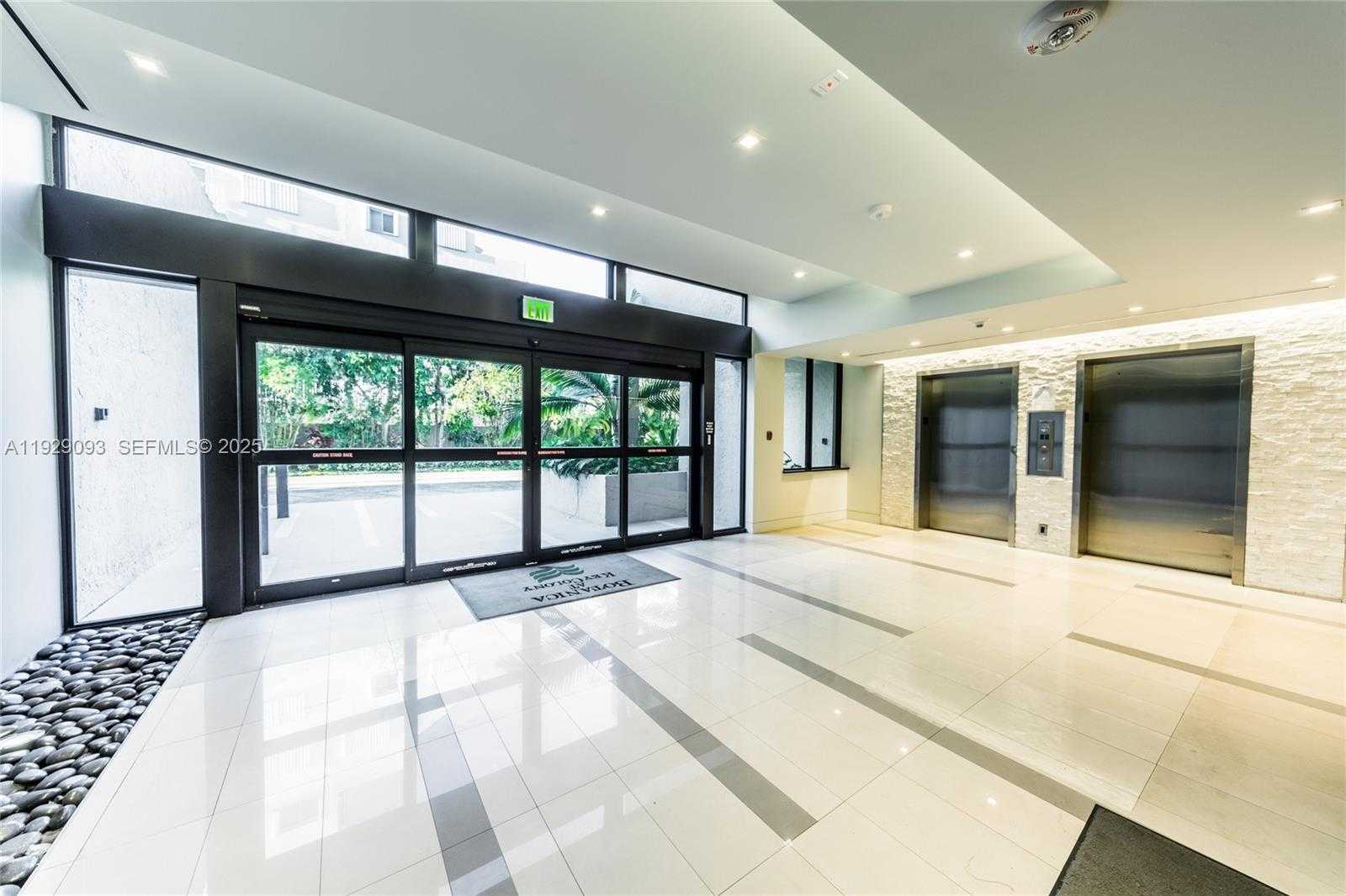 Small Image of 121 CRANDON BL #248, Key Biscayne Number 34