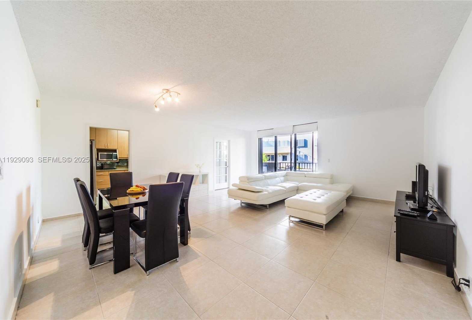 Small Image of 121 CRANDON BL #248, Key Biscayne Number 4