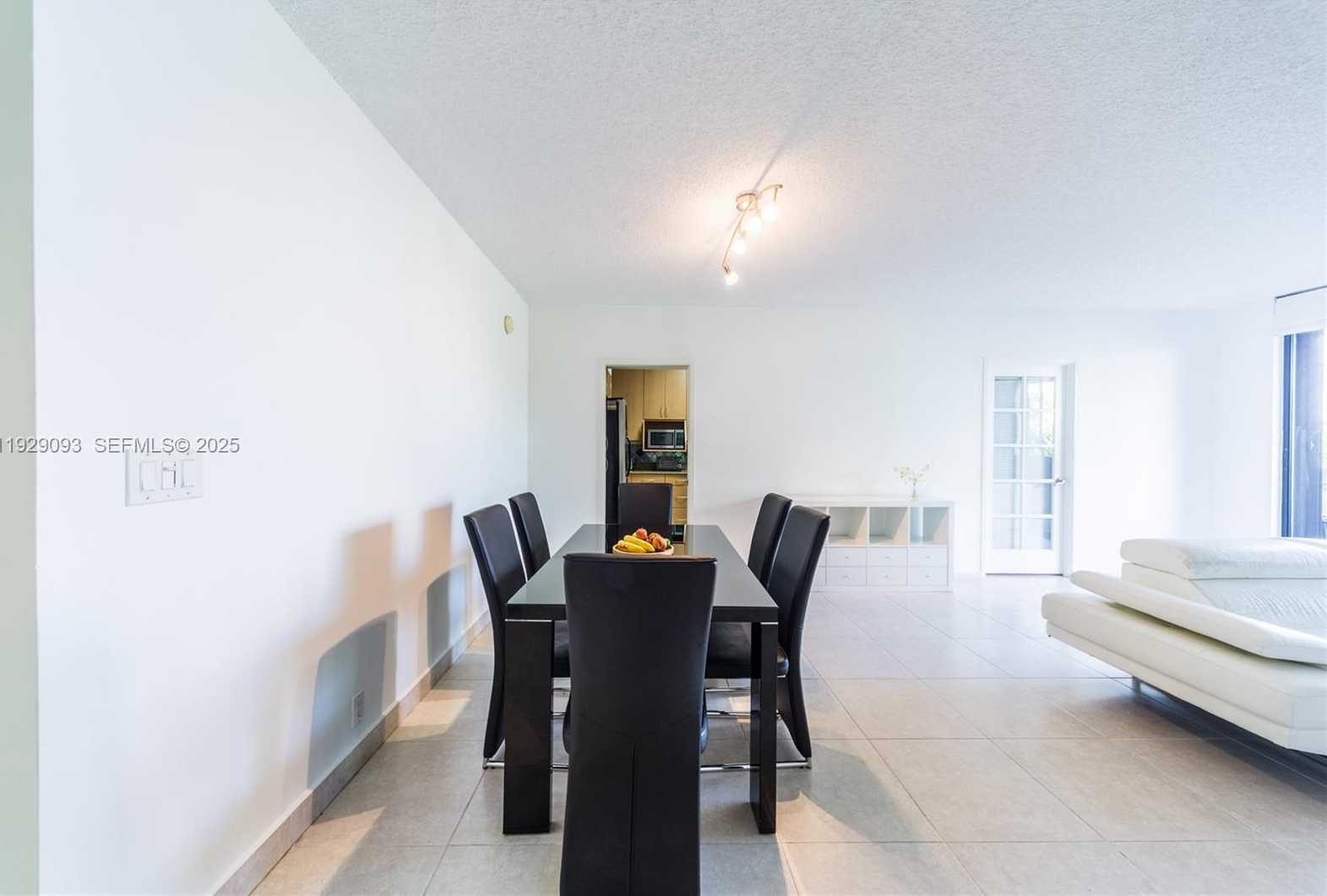 Small Image of 121 CRANDON BL #248, Key Biscayne Number 5