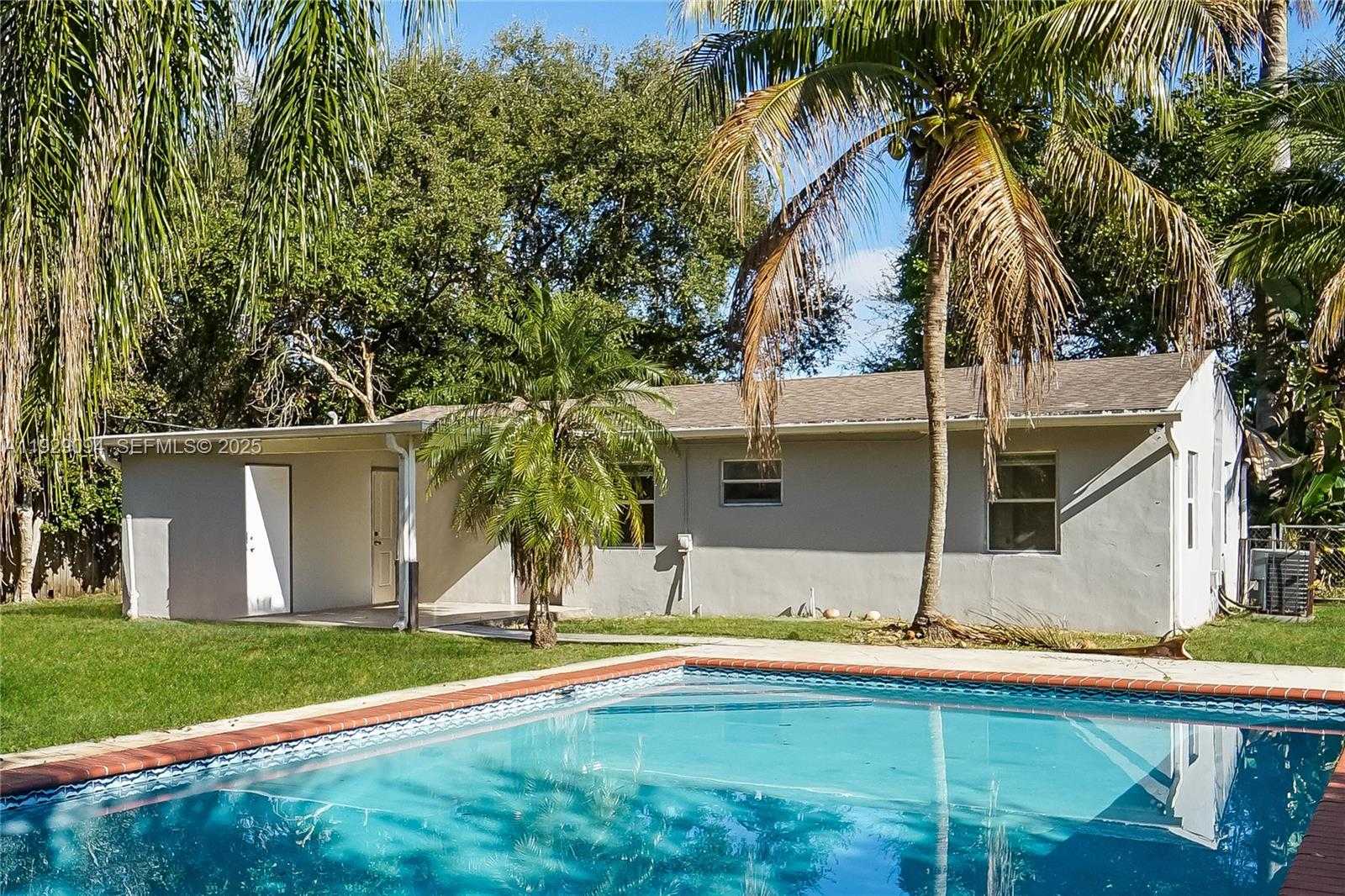 Small Image of 122 ALLEN RD, West Park Number 15