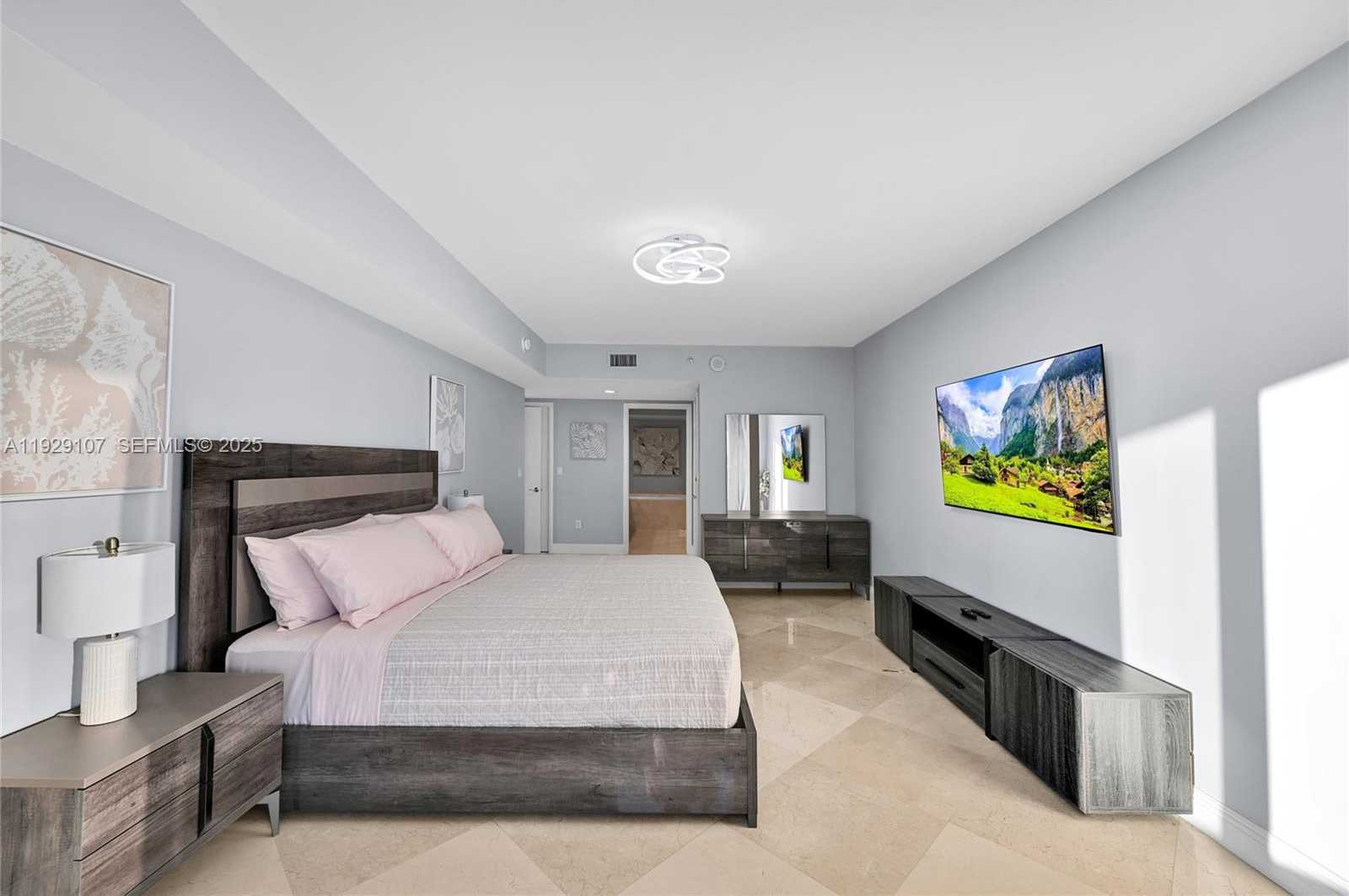 Small Image of 1830 SOUTH OCEAN DR #3706, Hallandale Beach Number 36