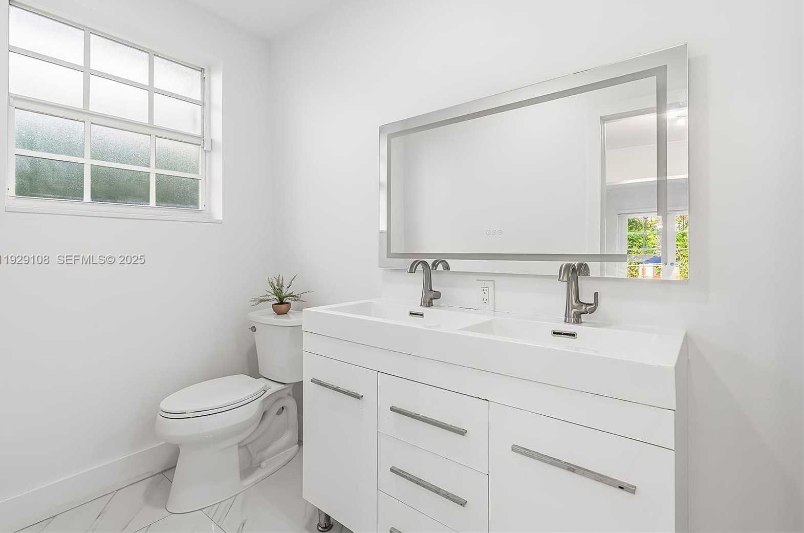 Small Image of 345 FAIRWAY DR, Miami Beach Number 14