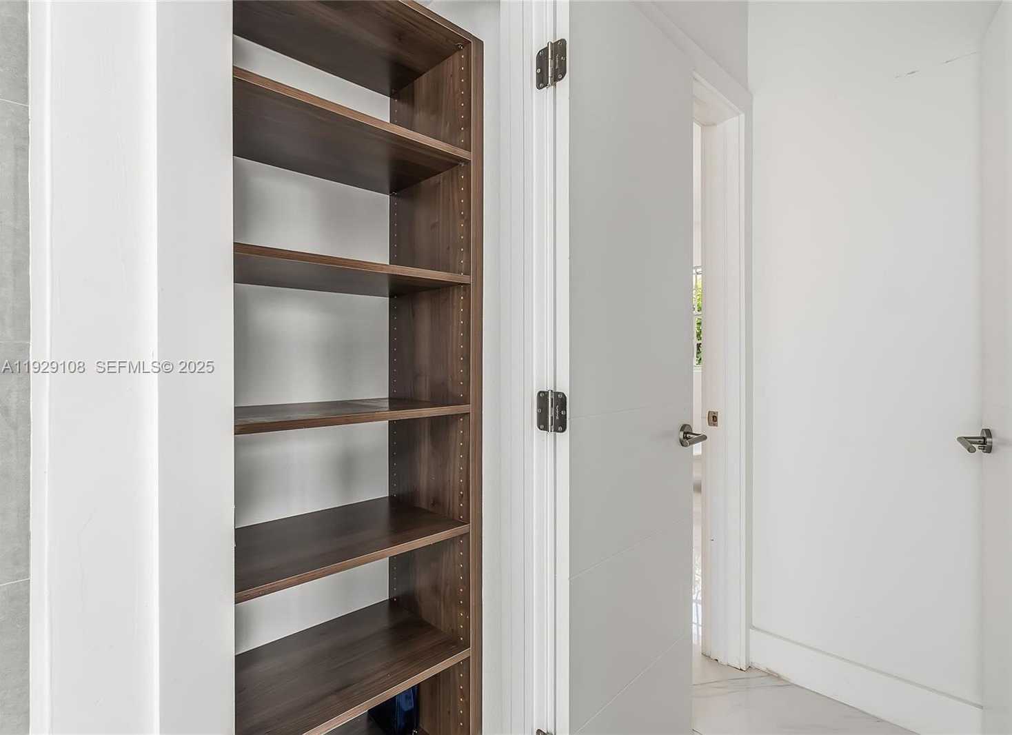 Small Image of 345 FAIRWAY DR, Miami Beach Number 24