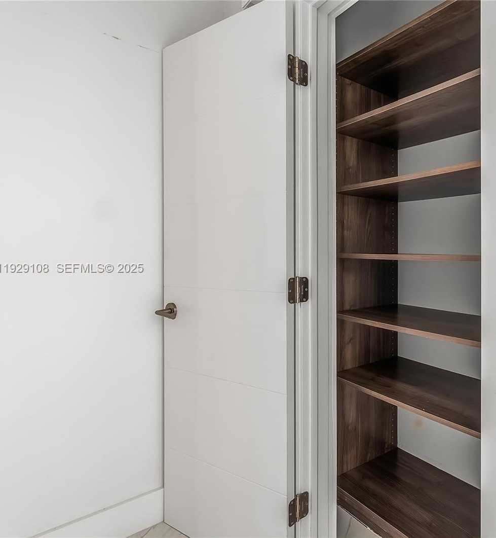 Small Image of 345 FAIRWAY DR, Miami Beach Number 25