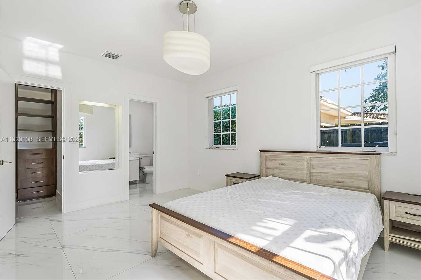 Small Image of 345 FAIRWAY DR, Miami Beach Number 27