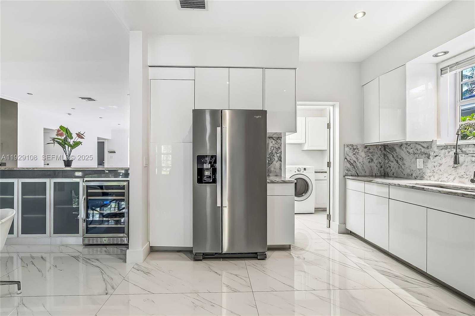 Small Image of 345 FAIRWAY DR, Miami Beach Number 6