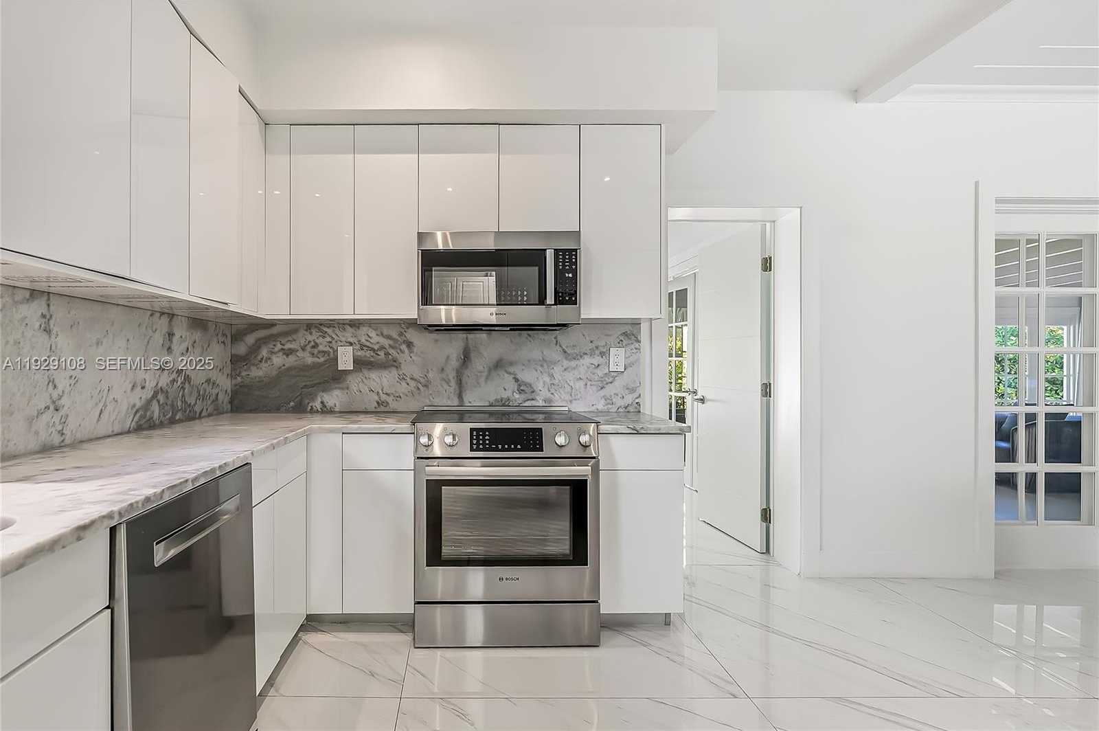 Small Image of 345 FAIRWAY DR, Miami Beach Number 7