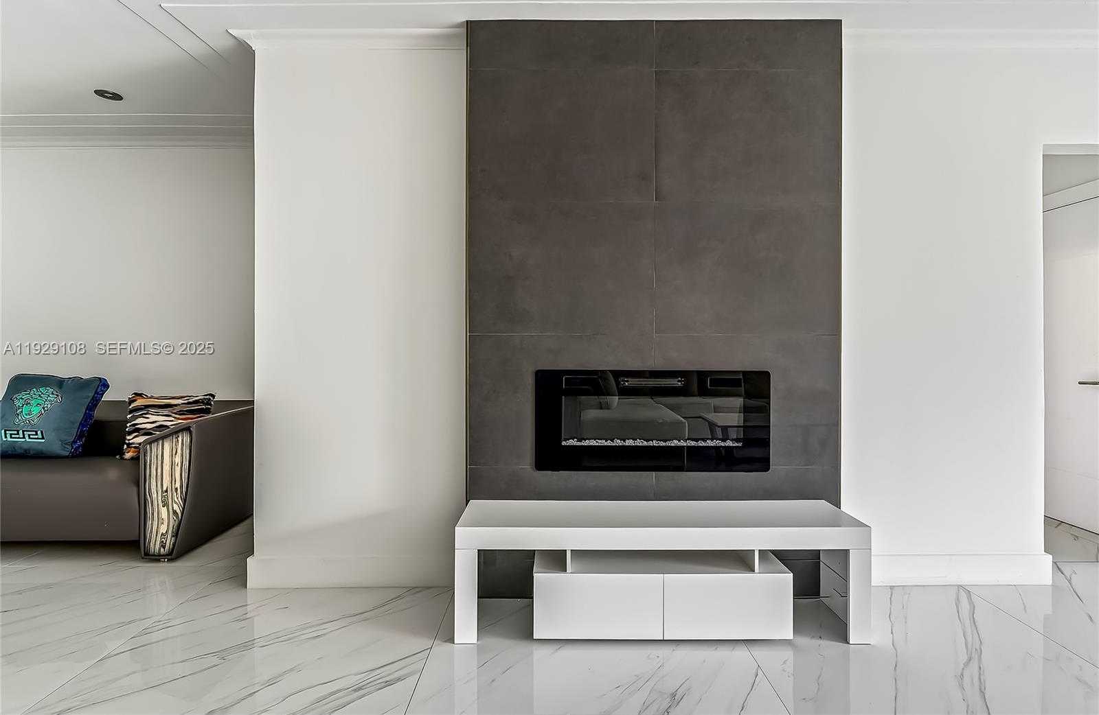 Small Image of 345 FAIRWAY DR, Miami Beach Number 8