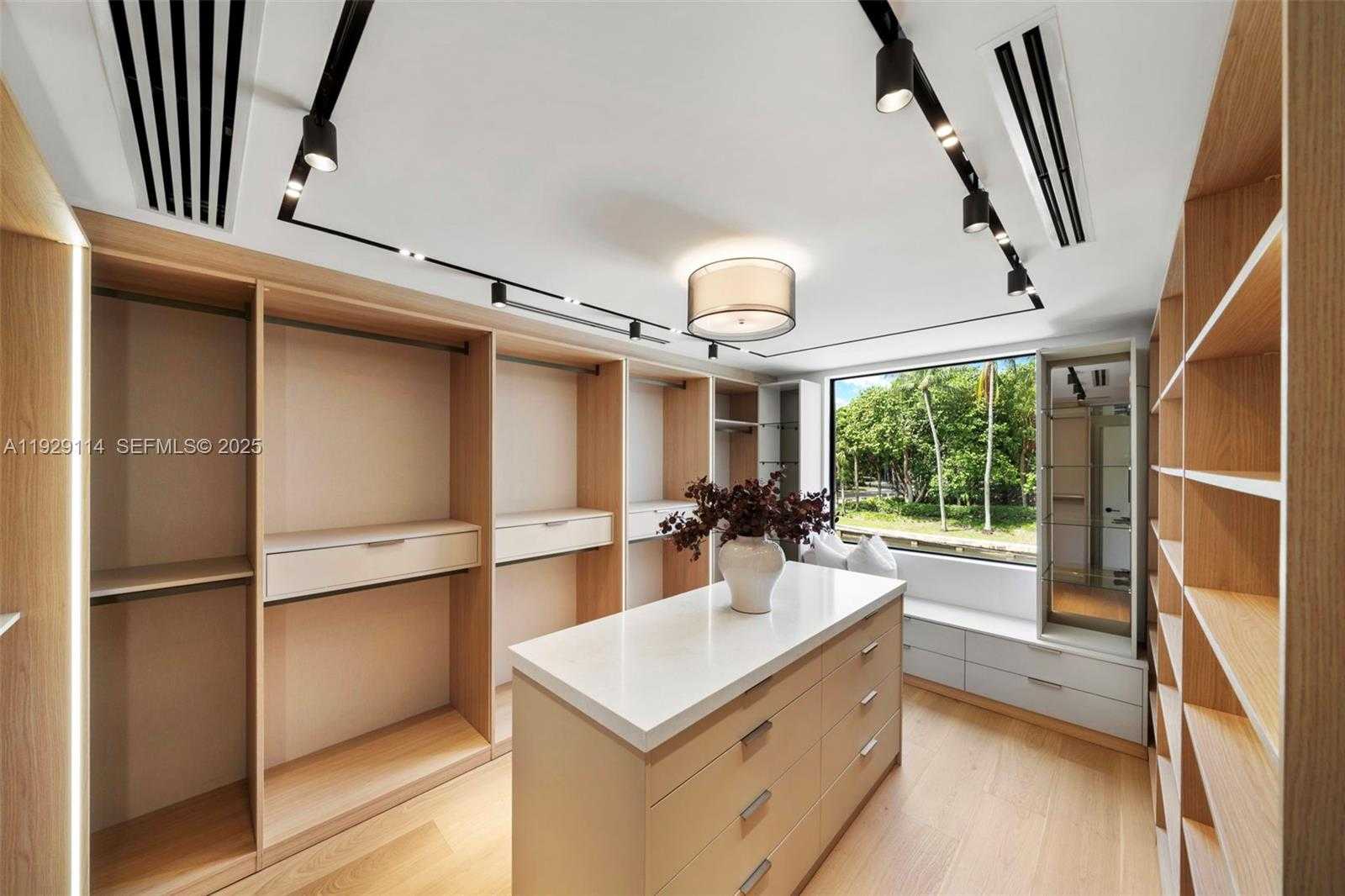 Imagen de Pequeño Objeto