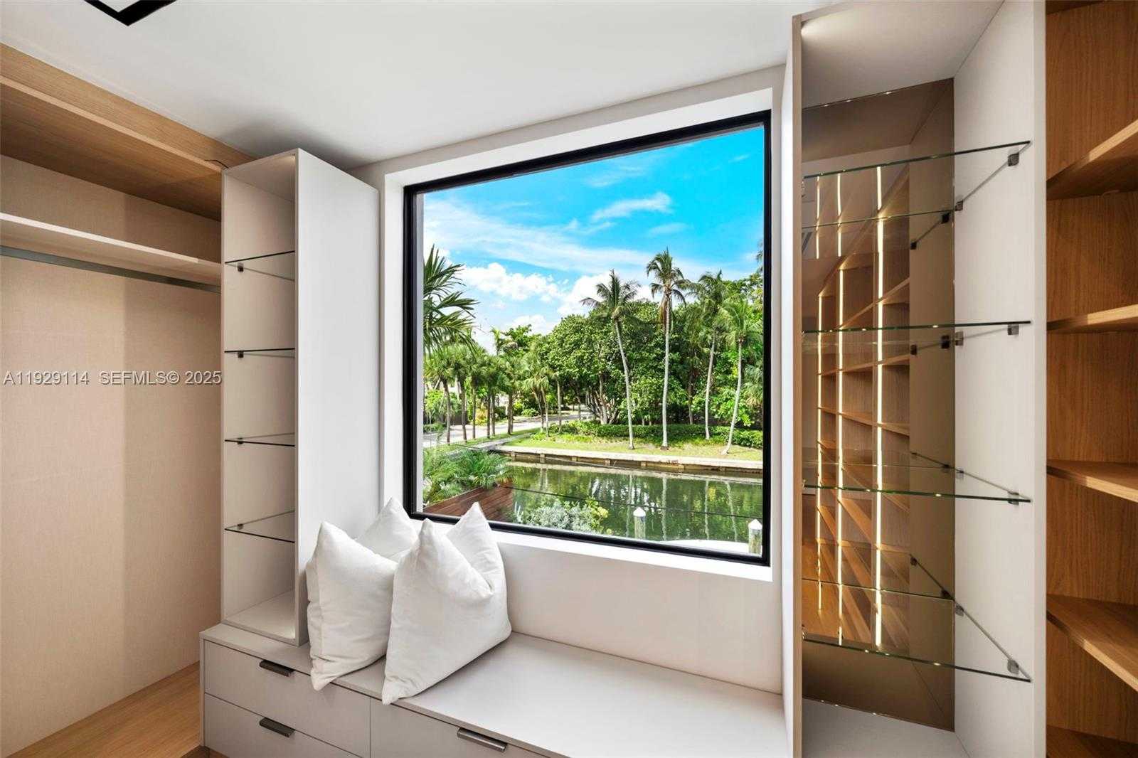 Imagen de Pequeño Objeto