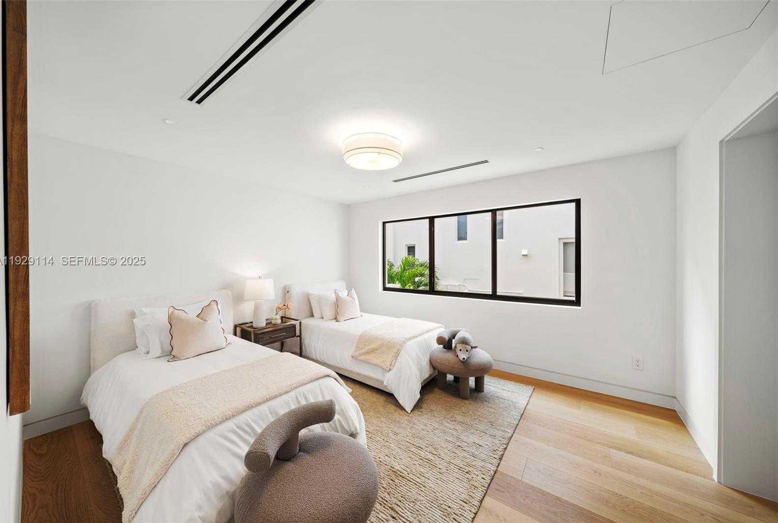 Imagen de Pequeño Objeto