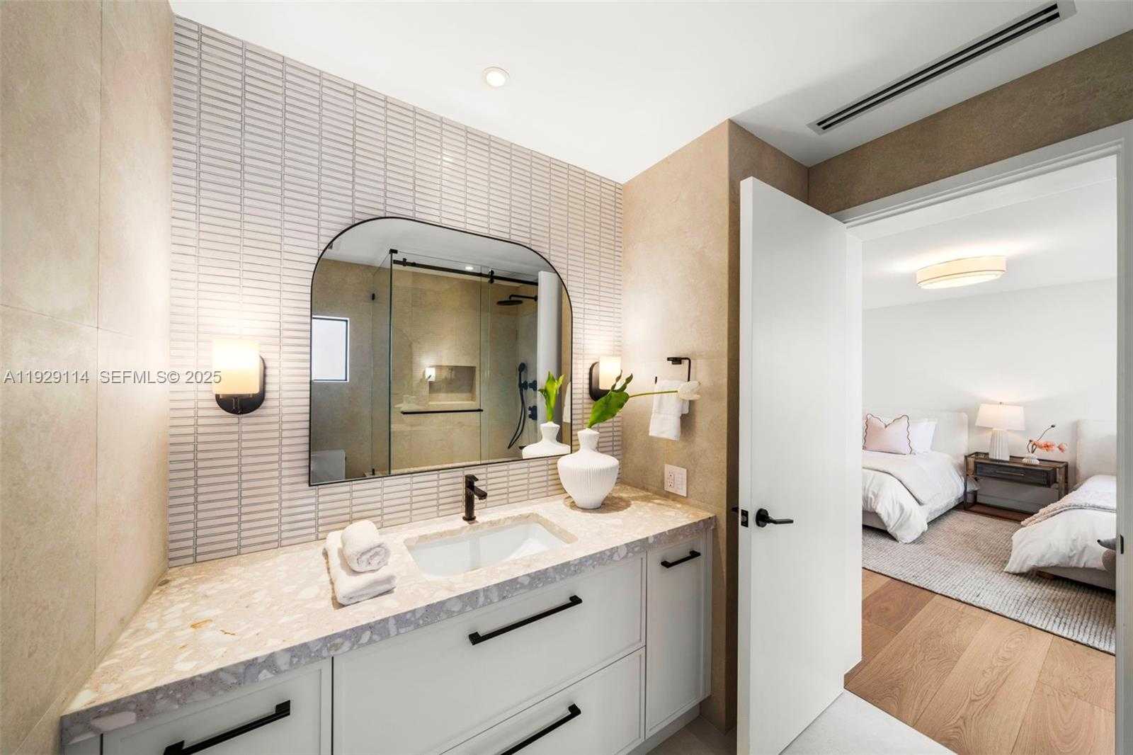 Imagen de Pequeño Objeto