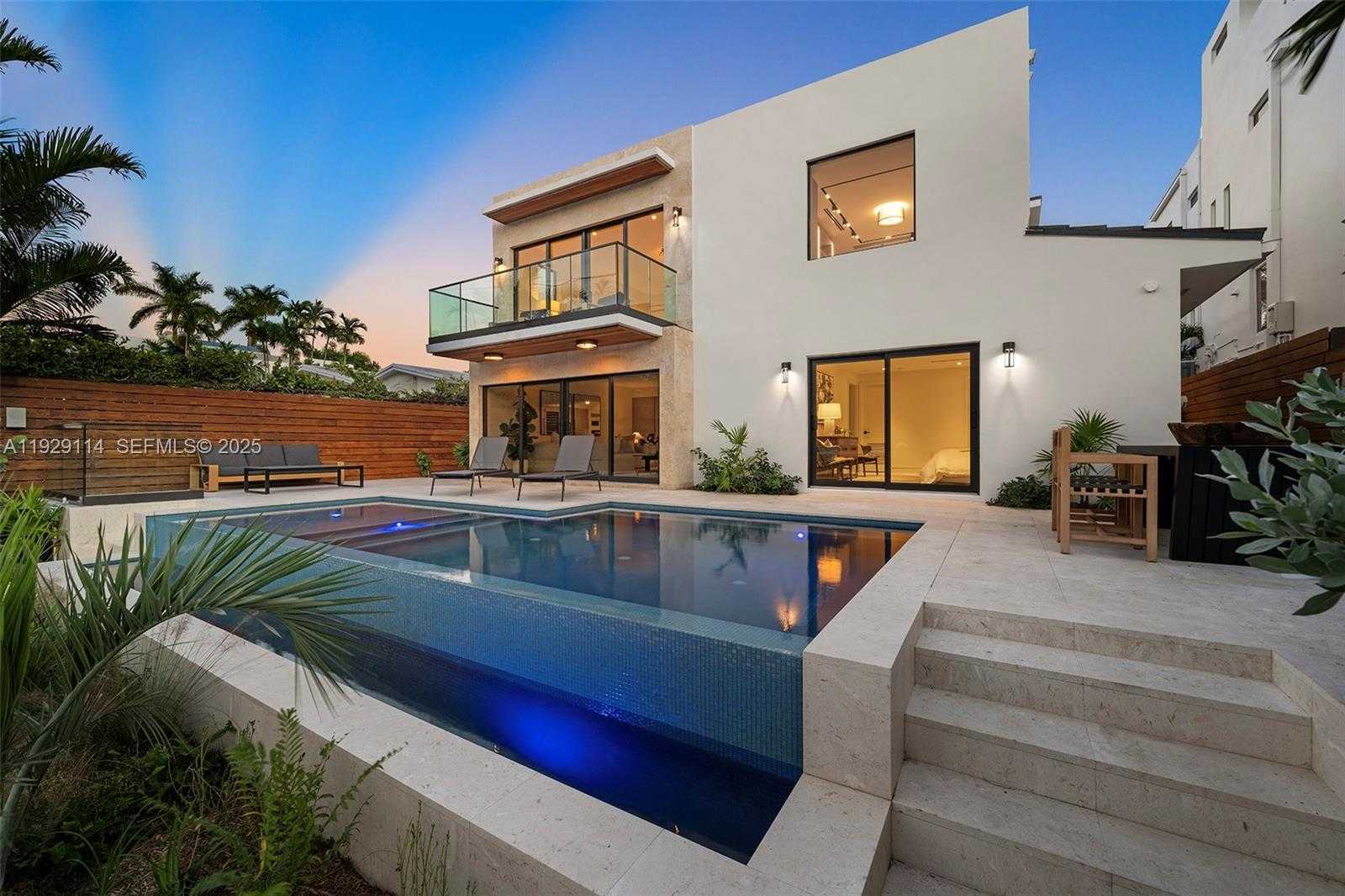 Imagen de Pequeño Objeto