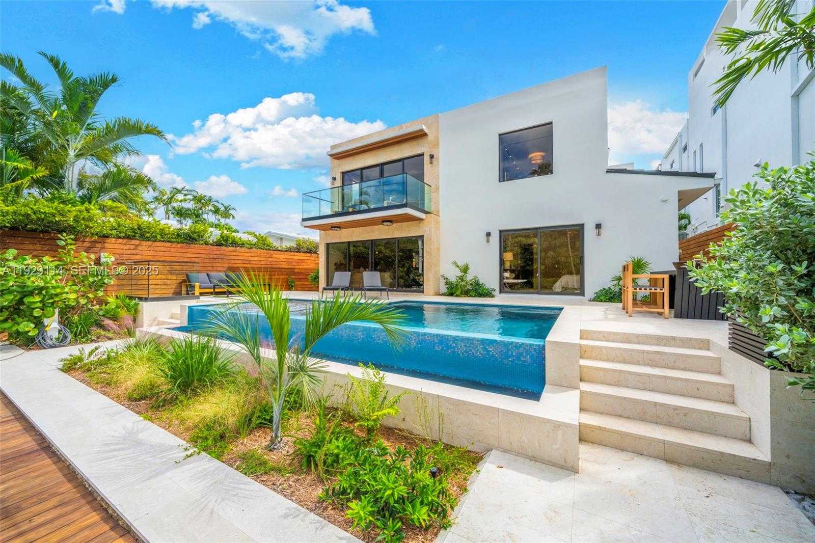 Imagen de Pequeño Objeto