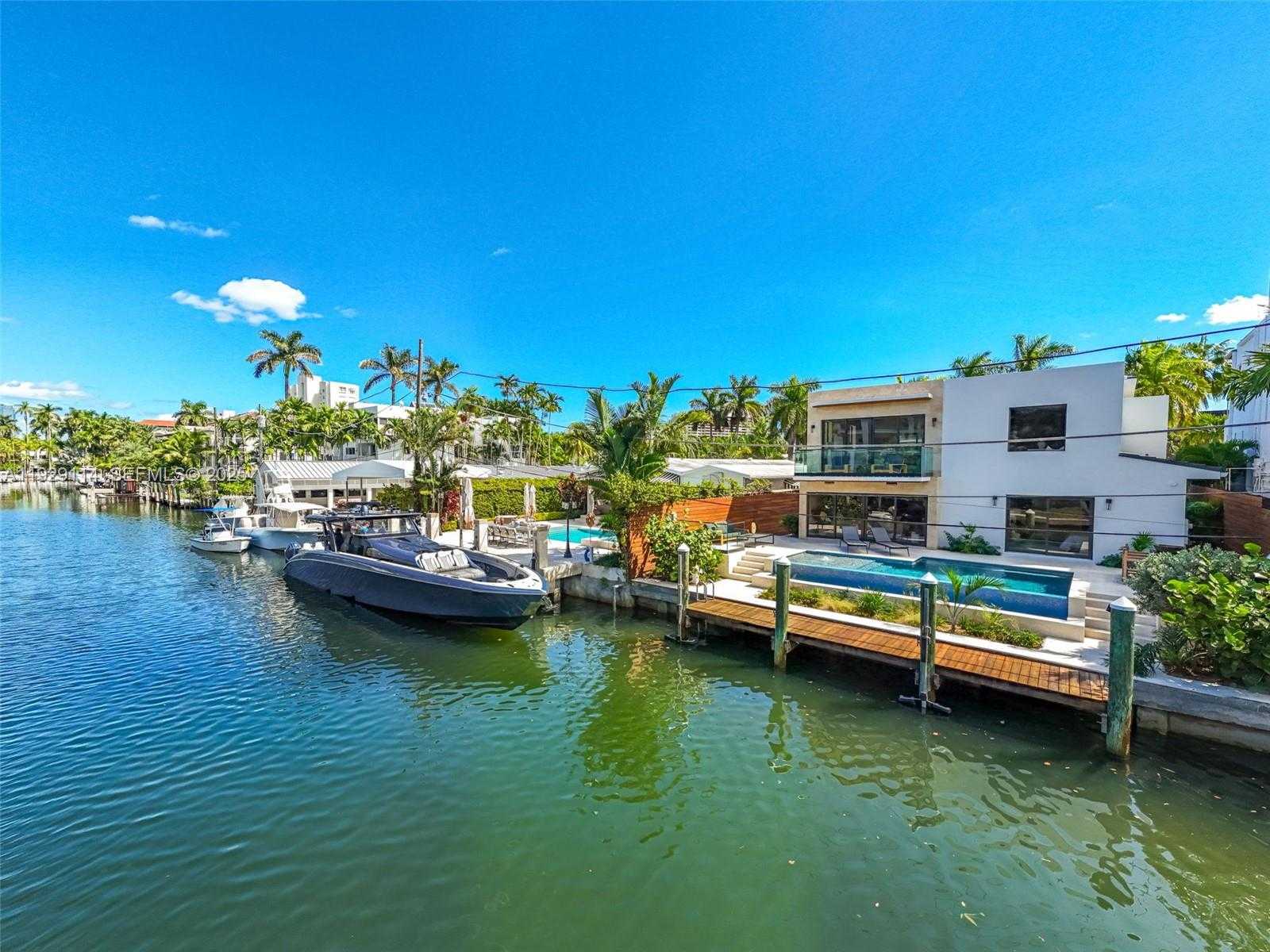 Imagen de Pequeño Objeto