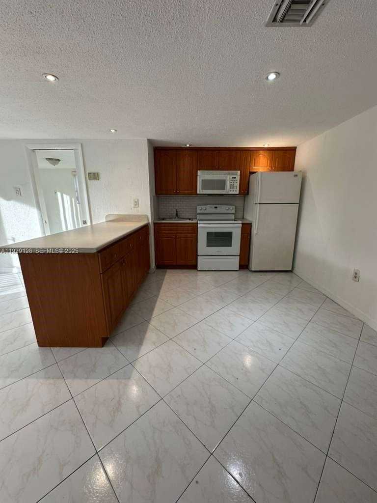 Small Image of 4801 NORTH WEST 7TH ST #210-16, Miami Number 10