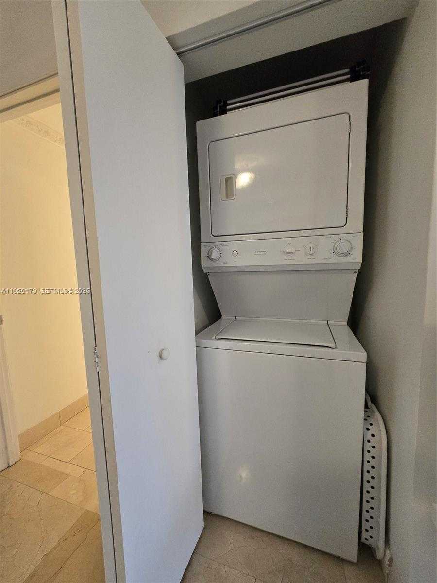 Small Image of 90 SOUTH WEST 3RD ST #1110, Miami Number 28