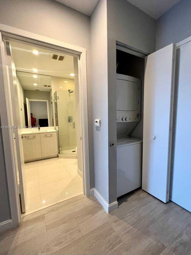 Small Image of 55 SOUTH WEST 9TH ST #4205, Miami Number 24