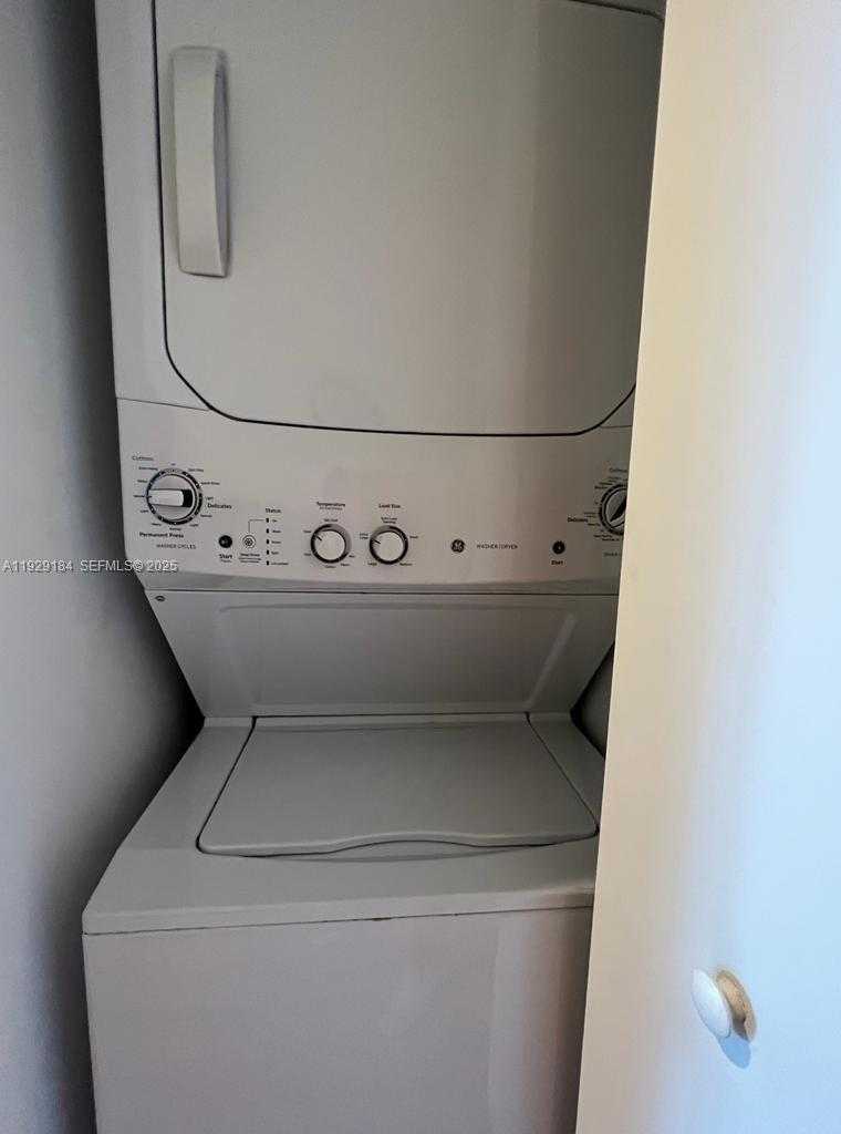 Small Image of 55 SOUTH WEST 9TH ST #4205, Miami Number 38