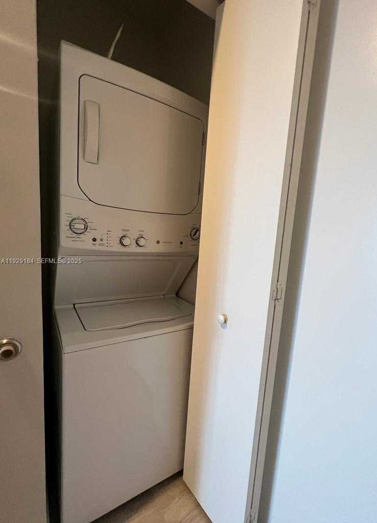 Small Image of 55 SOUTH WEST 9TH ST #4205, Miami Number 4