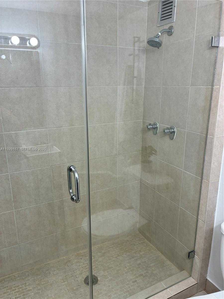 Small Image of 2000 NORTH EAST 135TH ST #710, North Miami Number 12