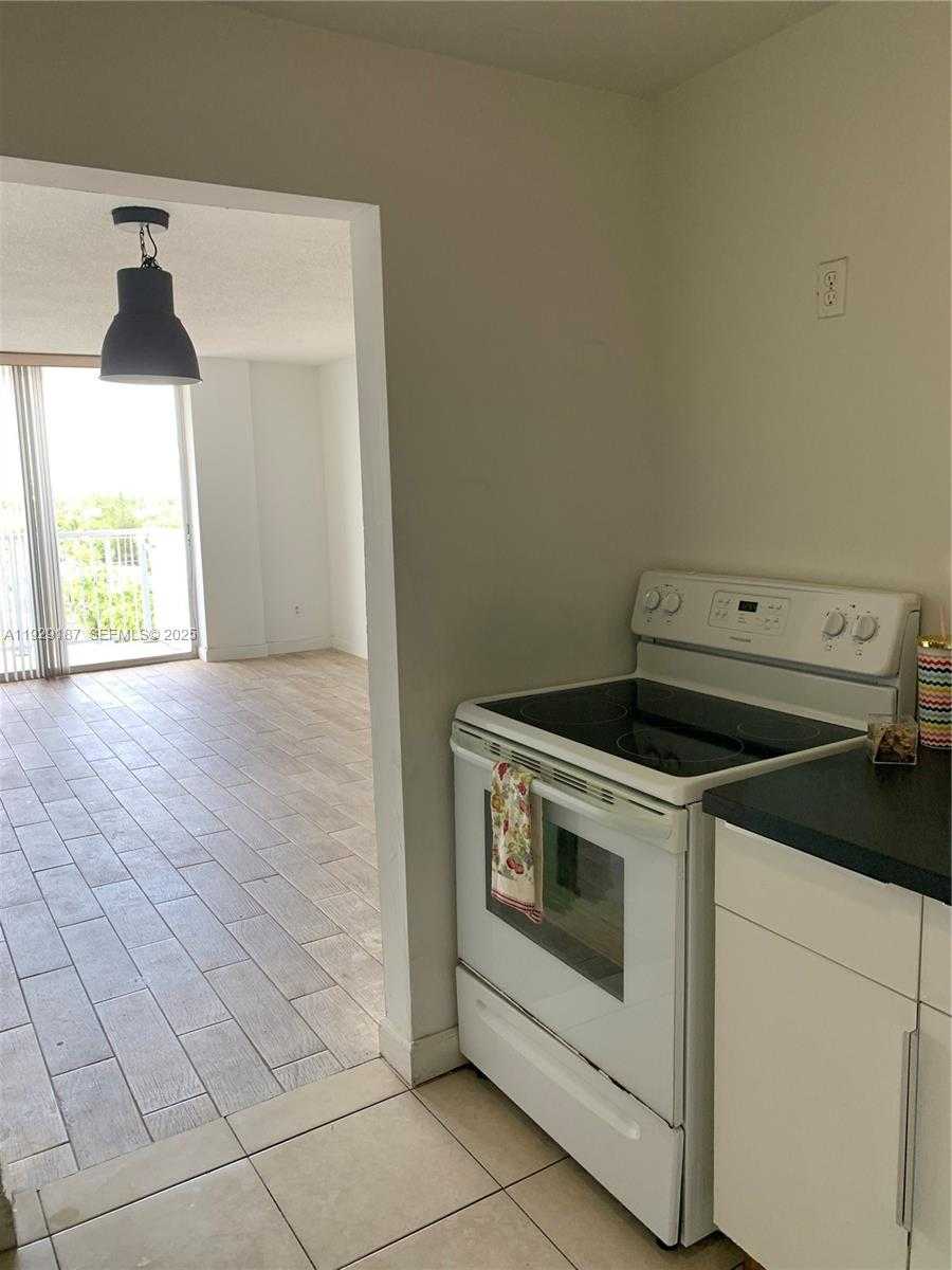 Small Image of 2000 NORTH EAST 135TH ST #710, North Miami Number 5