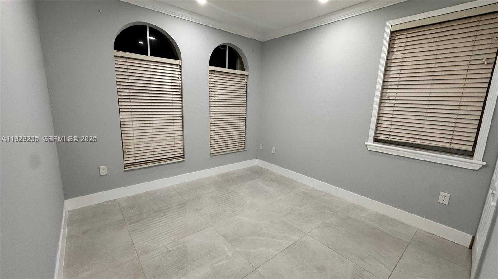 Imagen de Pequeño Objeto