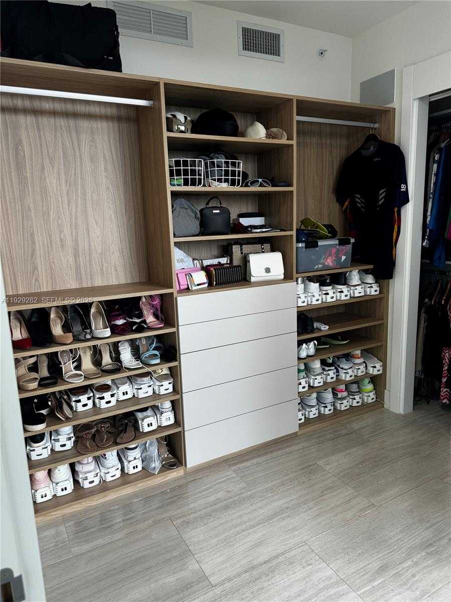 Small Image of 1451 BRICKELL AVE #1105, Miami Number 19