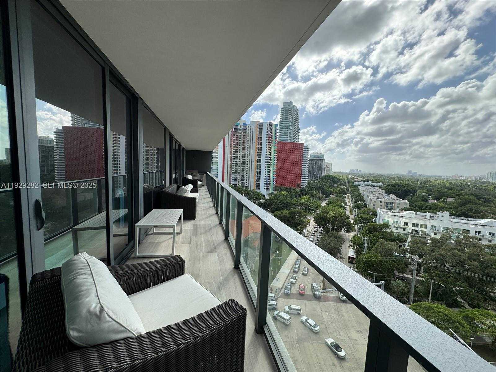 Small Image of 1451 BRICKELL AVE #1105, Miami Number 22