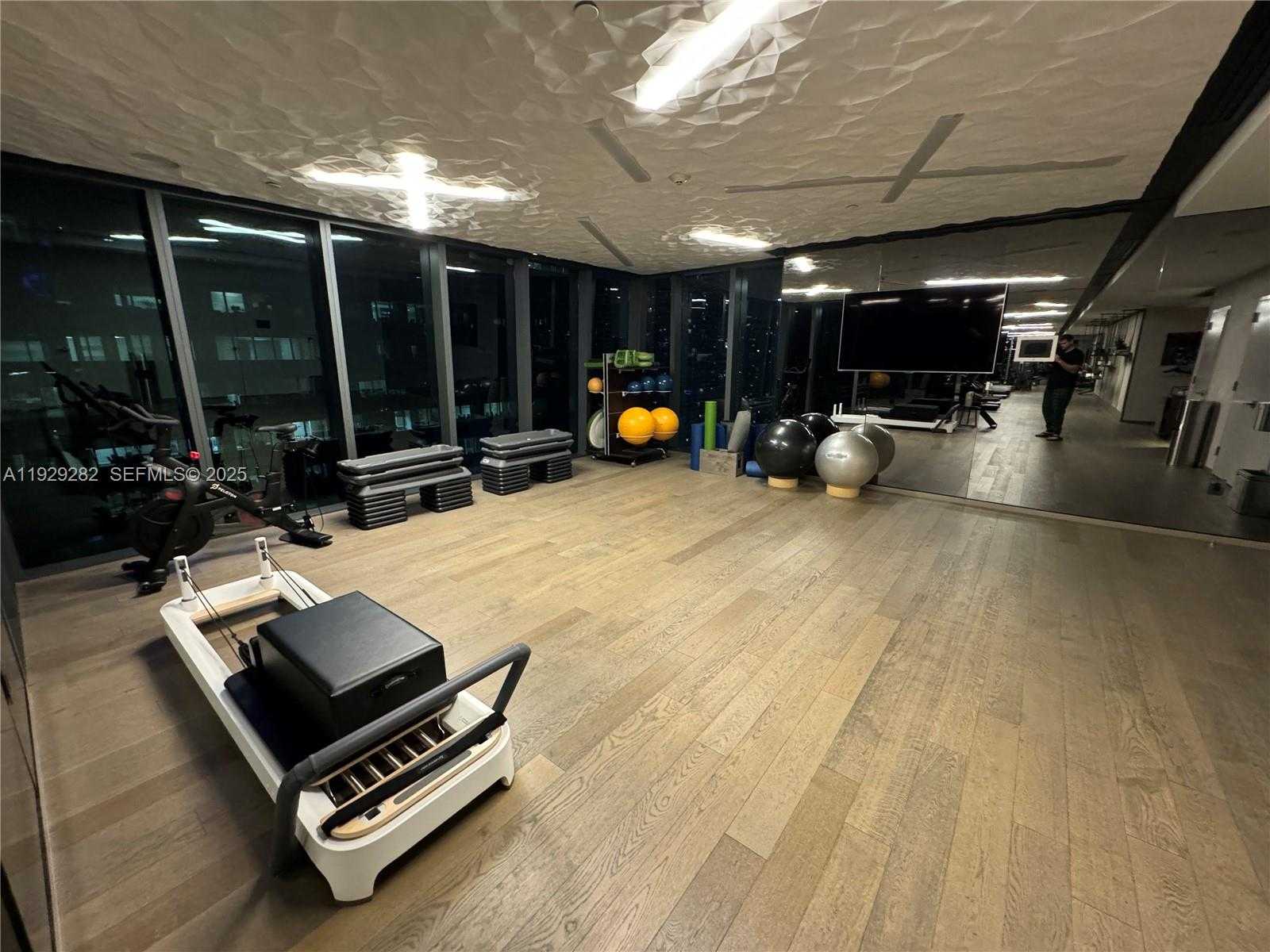 Small Image of 1451 BRICKELL AVE #1105, Miami Number 28