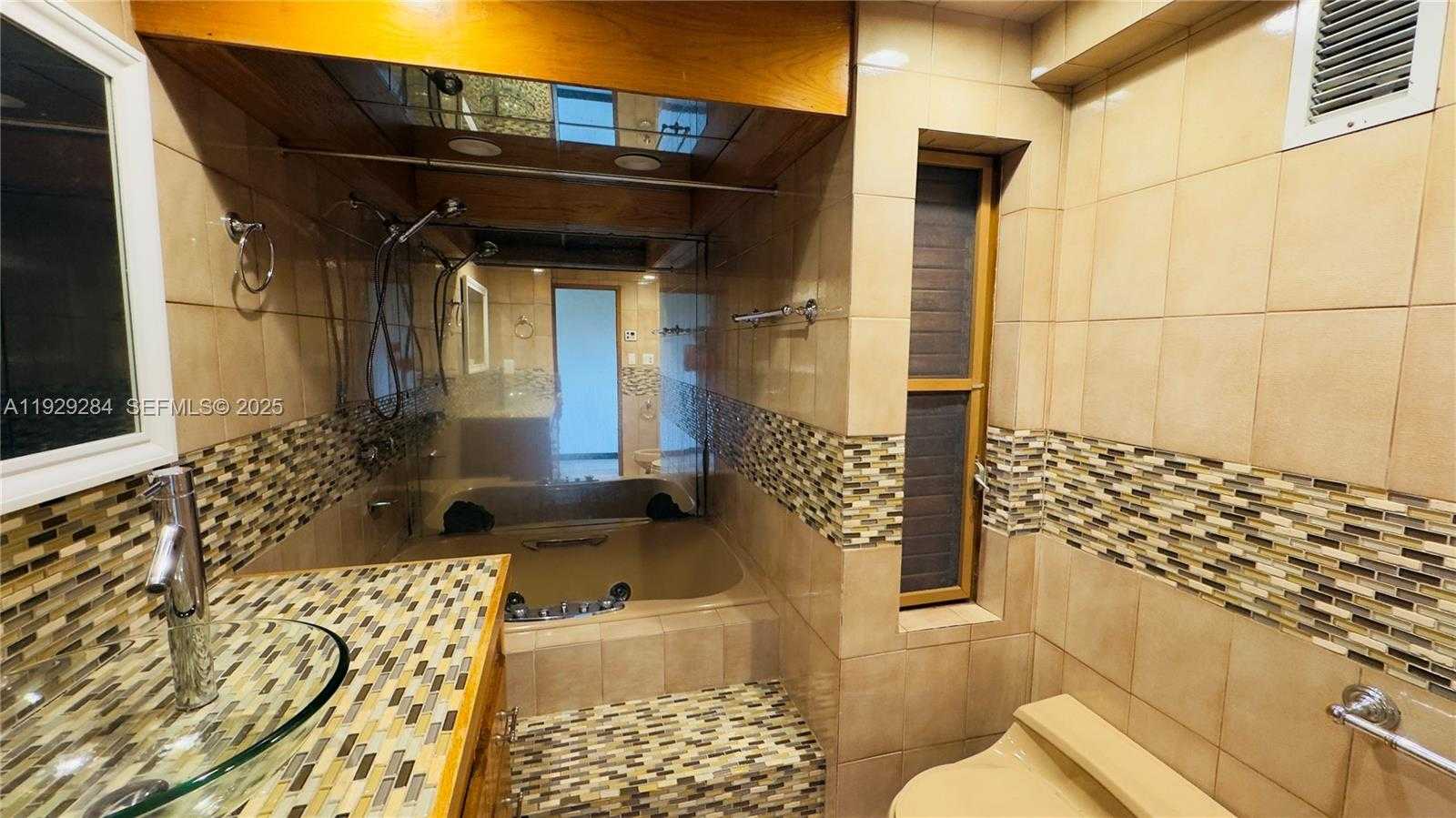 Small Image of 18350 SOUTH WEST 214TH ST, Miami Number 10