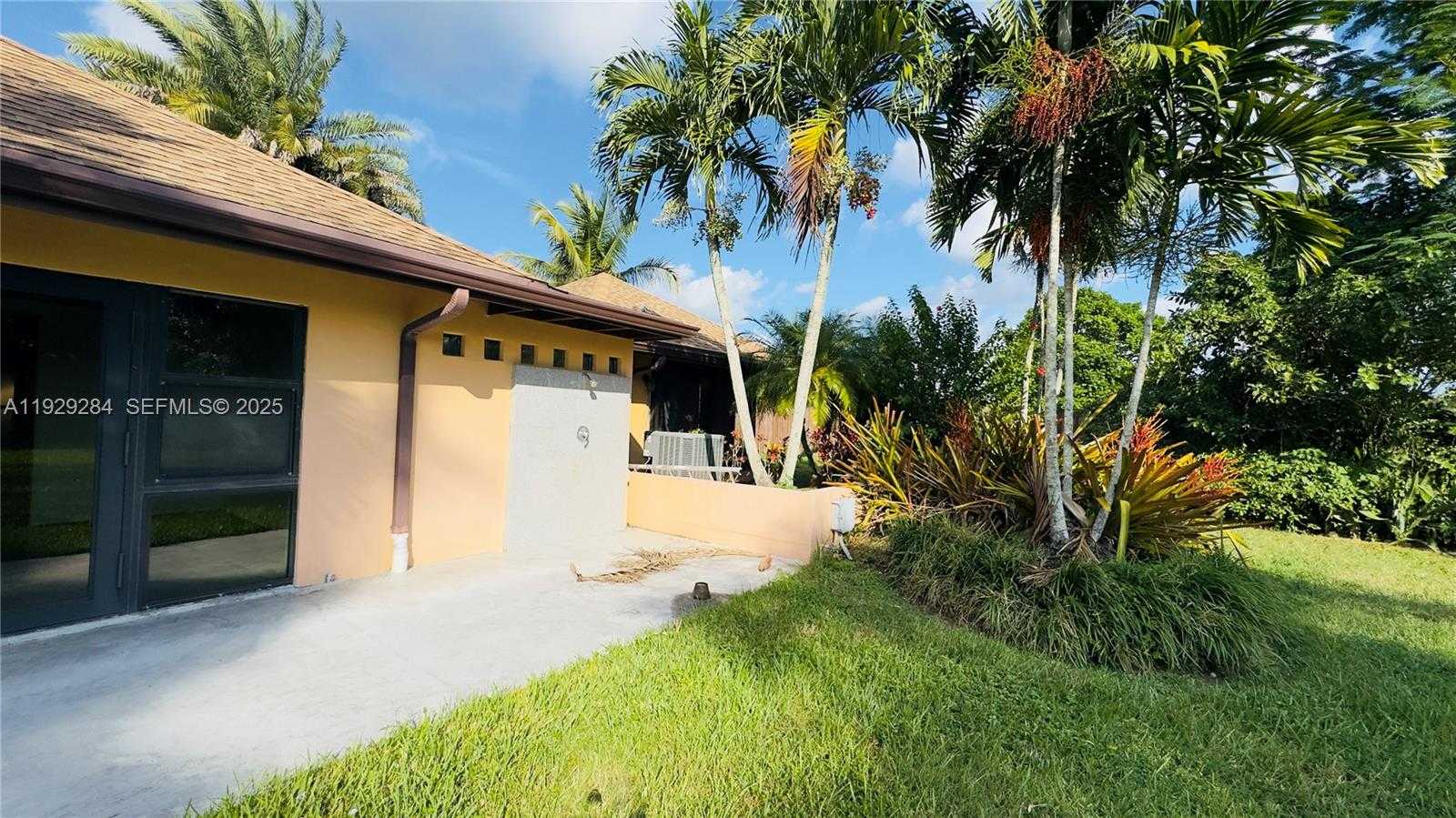 Small Image of 18350 SOUTH WEST 214TH ST, Miami Number 24