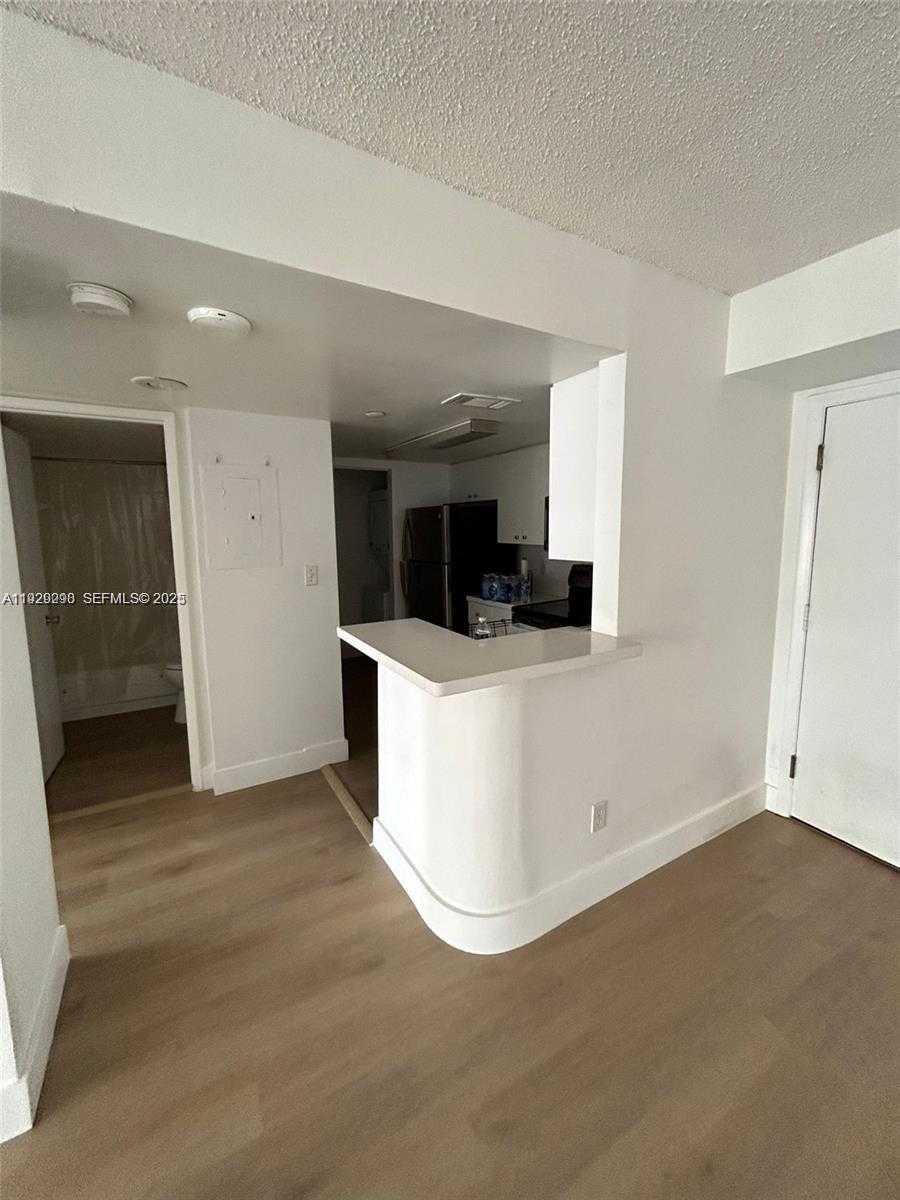 Small Image of 770 CLAUGHTON ISLAND DR #2109, Miami Number 3