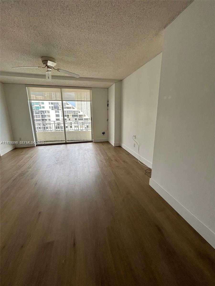 Small Image of 770 CLAUGHTON ISLAND DR #2109, Miami Number 9