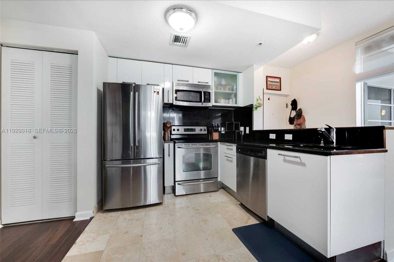 Small Image of 3339 VIRGINIA ST #305, Miami Number 7