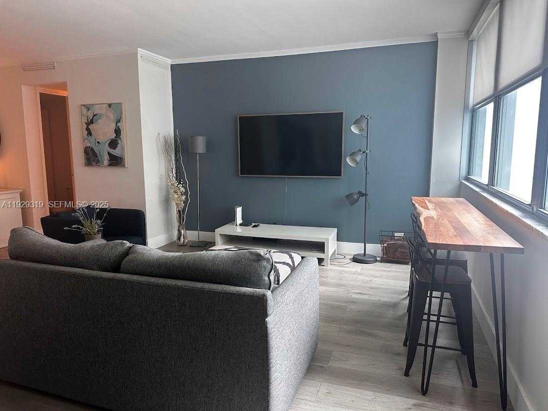 Small Image of 5055 COLLINS AVE #10F, Miami Beach Number 4