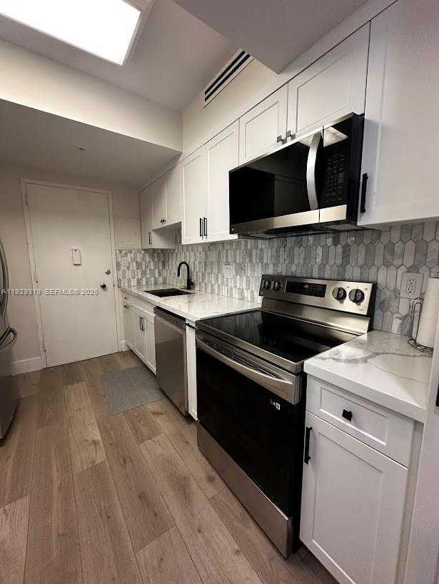 Small Image of 5055 COLLINS AVE #10F, Miami Beach Number 7