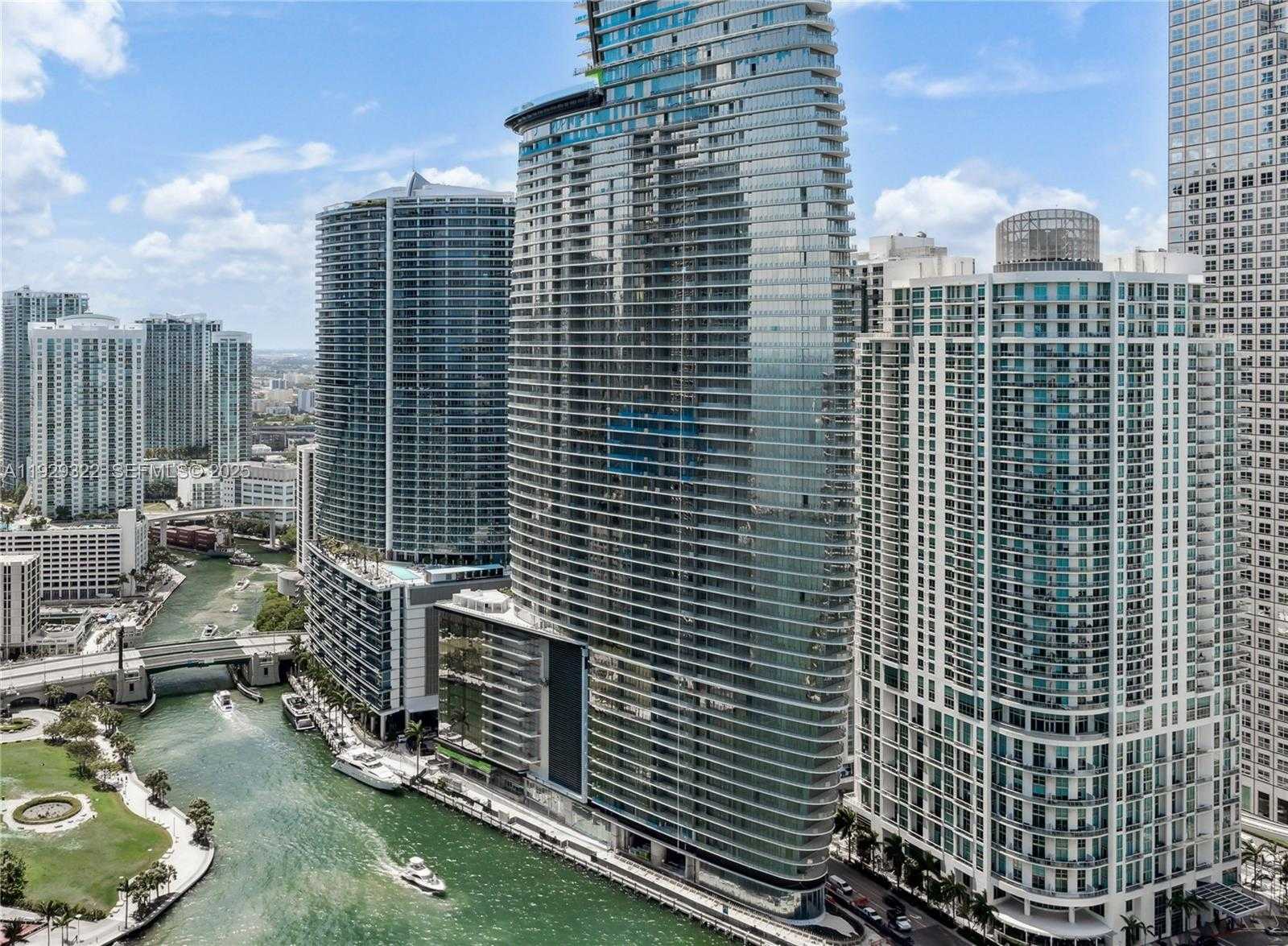 Small Image of 200 BISCAYNE BOULEVARD WAY #3205, Miami Number 15