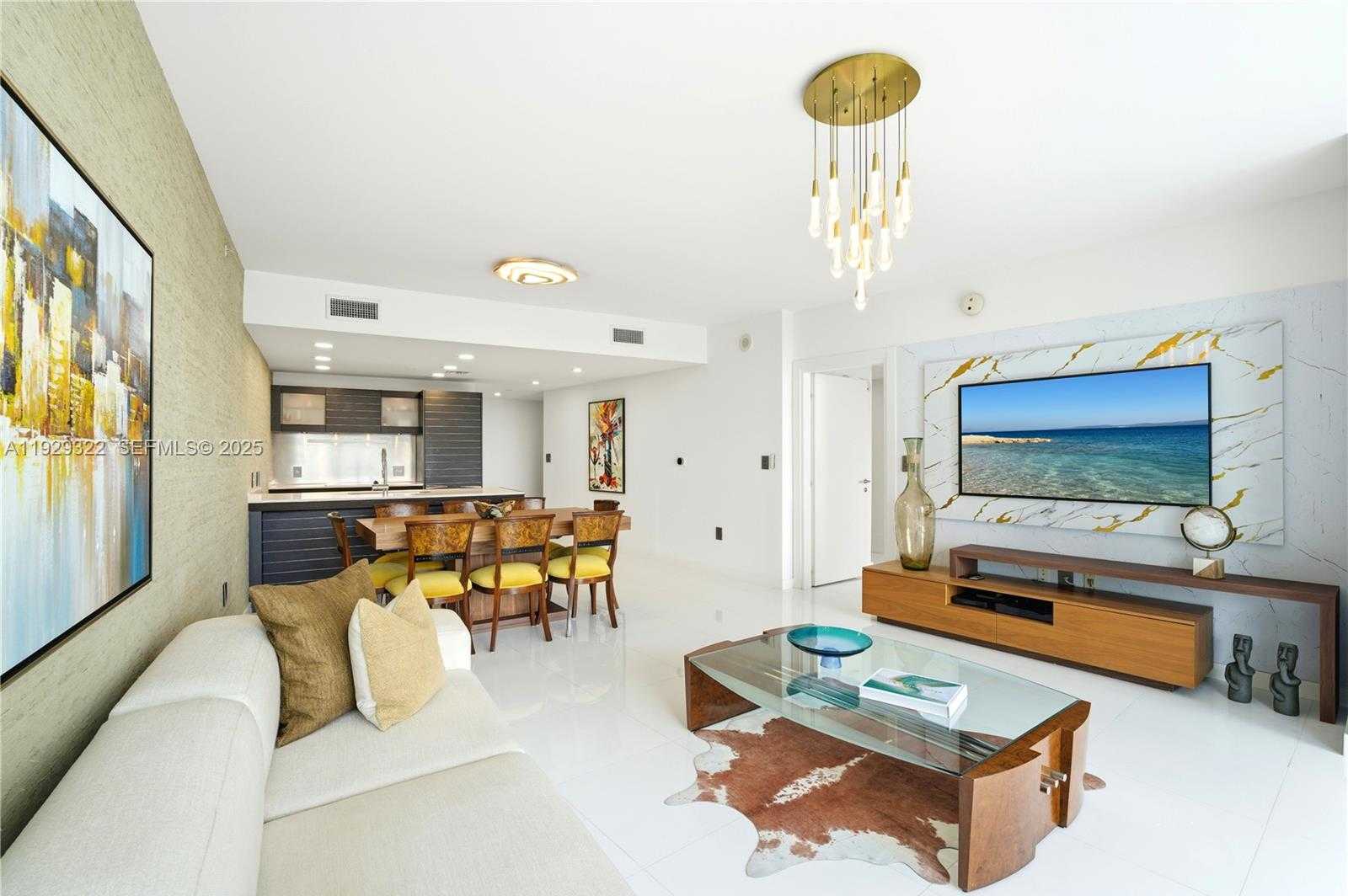 Small Image of 200 BISCAYNE BOULEVARD WAY #3205, Miami Number 2