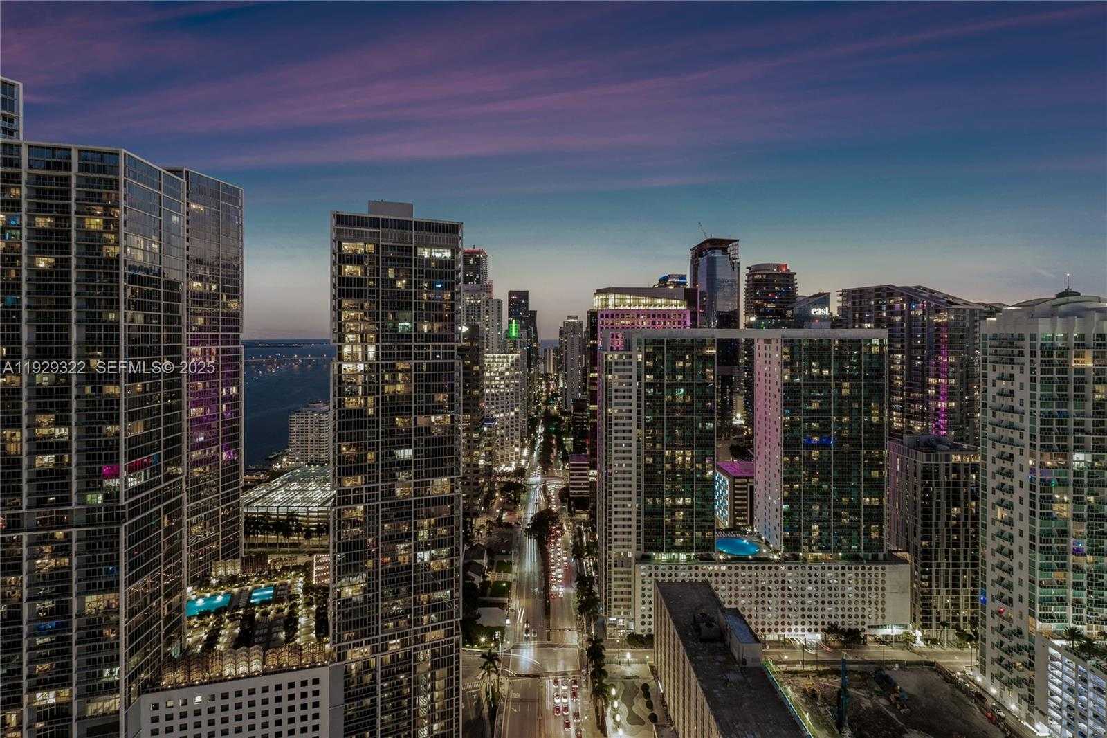 Small Image of 200 BISCAYNE BOULEVARD WAY #3205, Miami Number 22