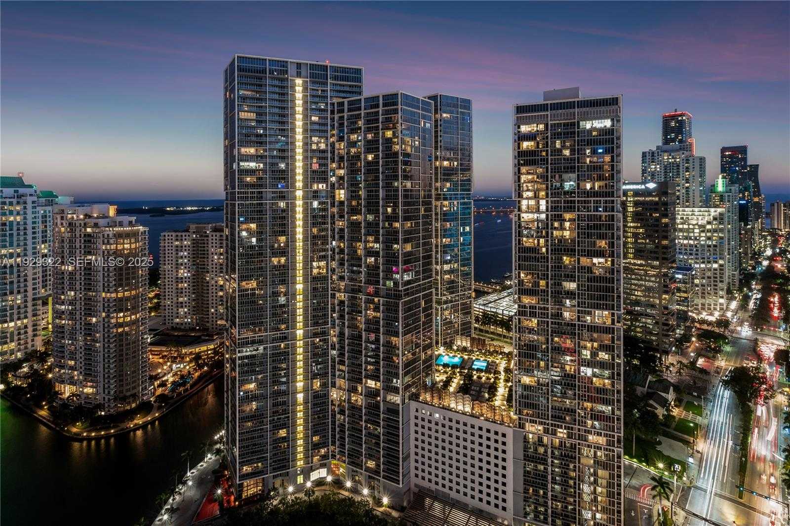 Small Image of 200 BISCAYNE BOULEVARD WAY #3205, Miami Number 24