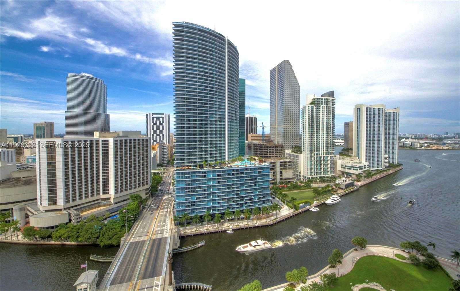Small Image of 200 BISCAYNE BOULEVARD WAY #3205, Miami Number 29