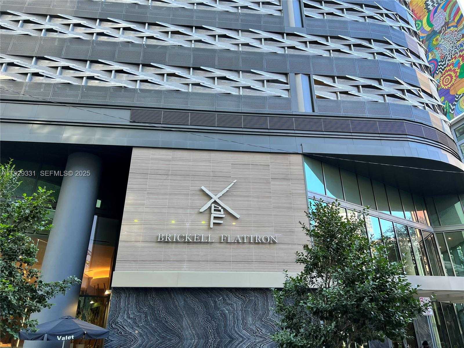 Imagen de Pequeño Objeto