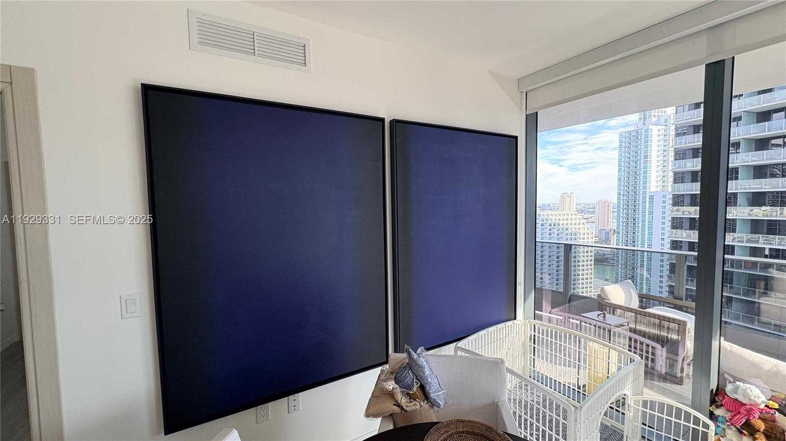 Imagen de Pequeño Objeto