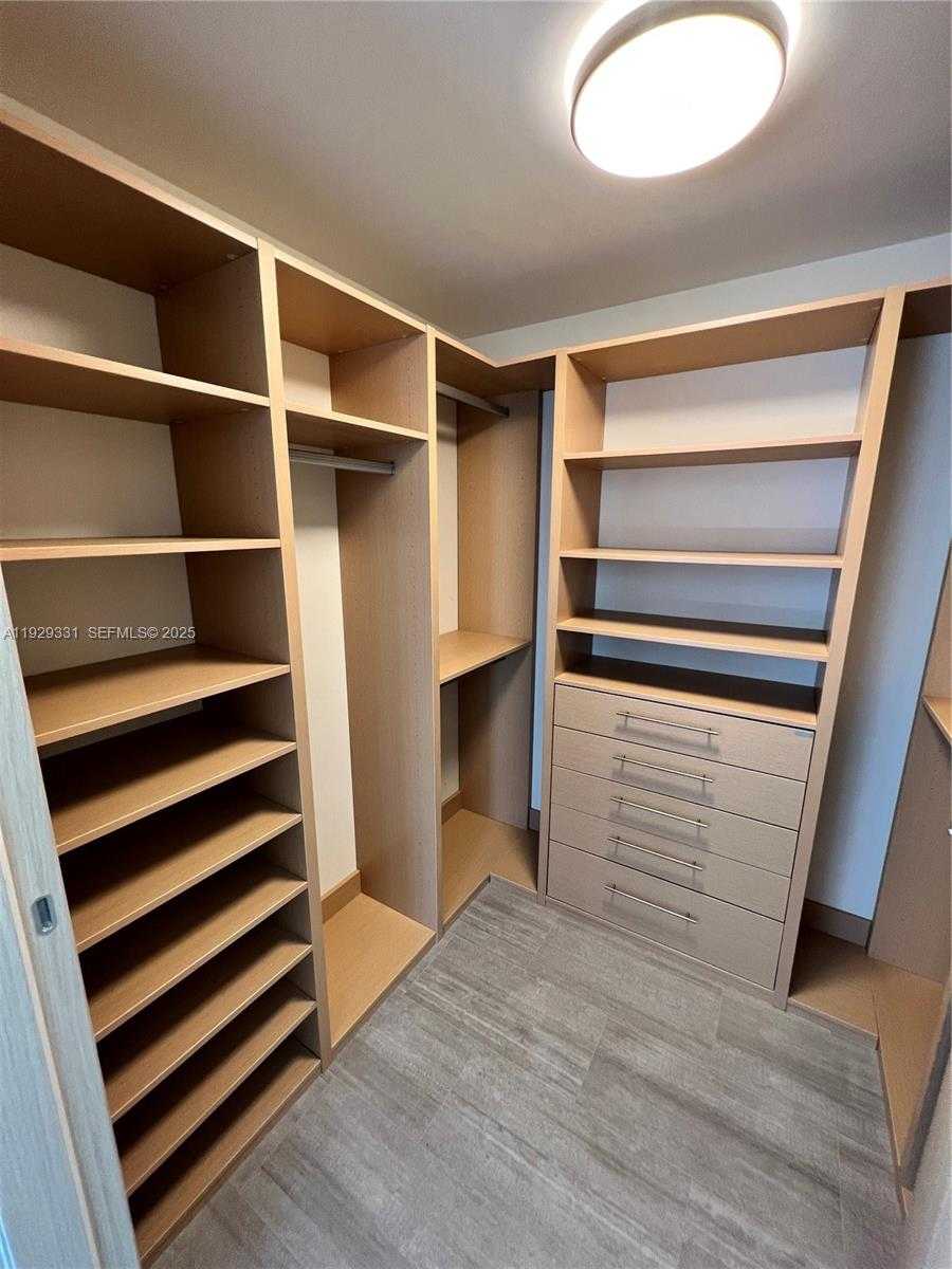 Imagen de Pequeño Objeto