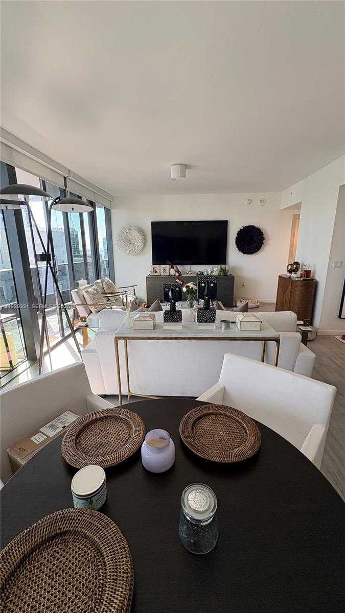 Imagen de Pequeño Objeto