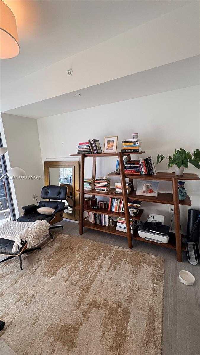 Imagen de Pequeño Objeto