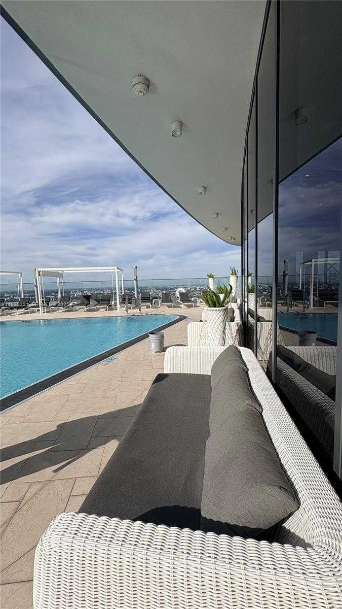 Imagen de Pequeño Objeto